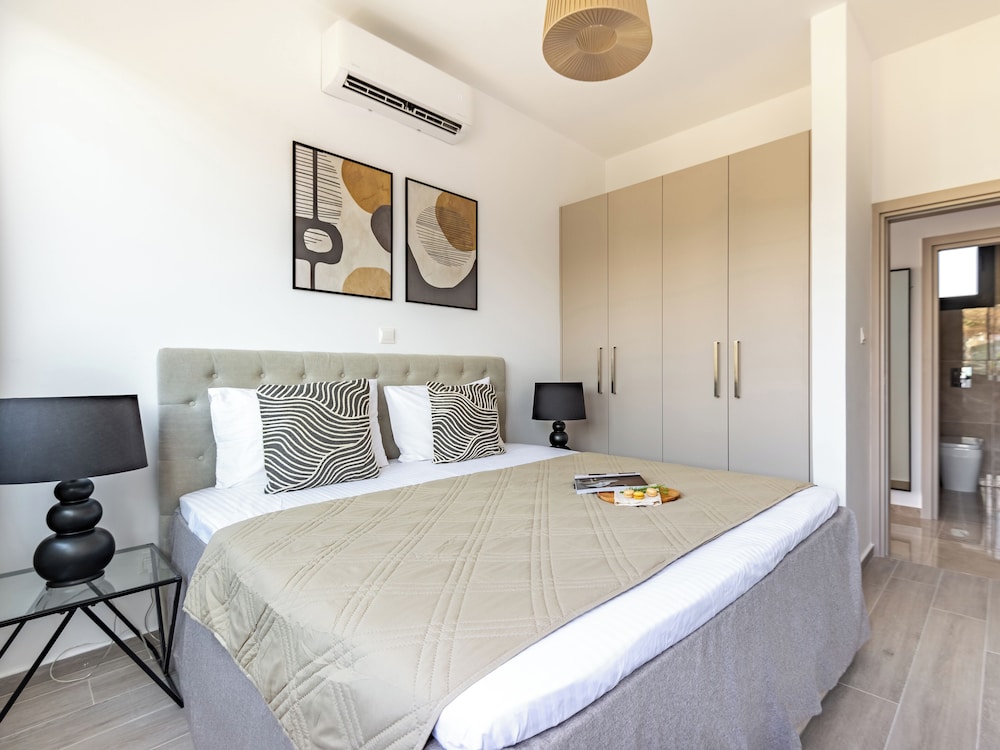Sanders River Plaza Limassol Apartment