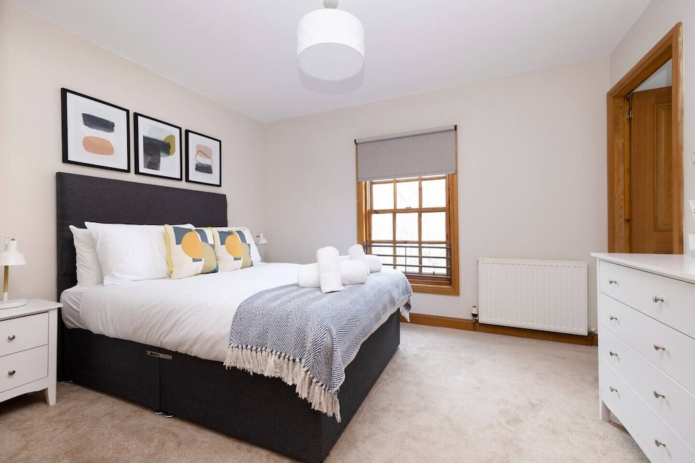 Bright&Cosy Flat near Scottish Gallery