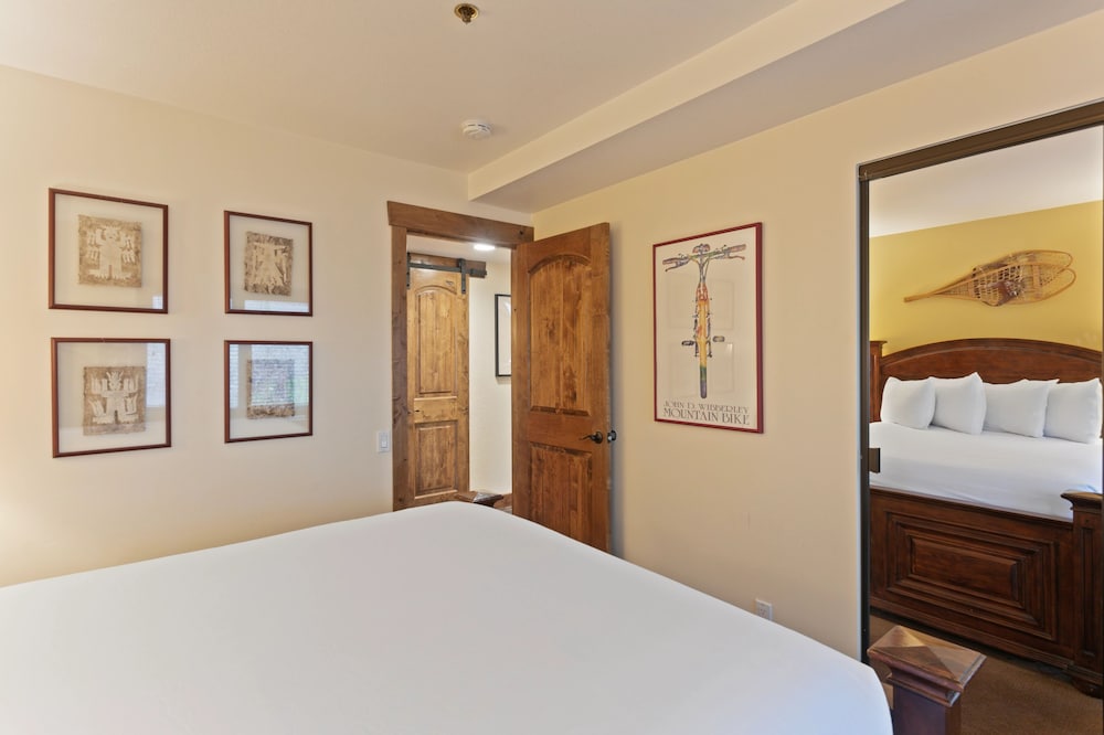 Ridgepoint - Three Bedroom with Spa #128 3 Condo