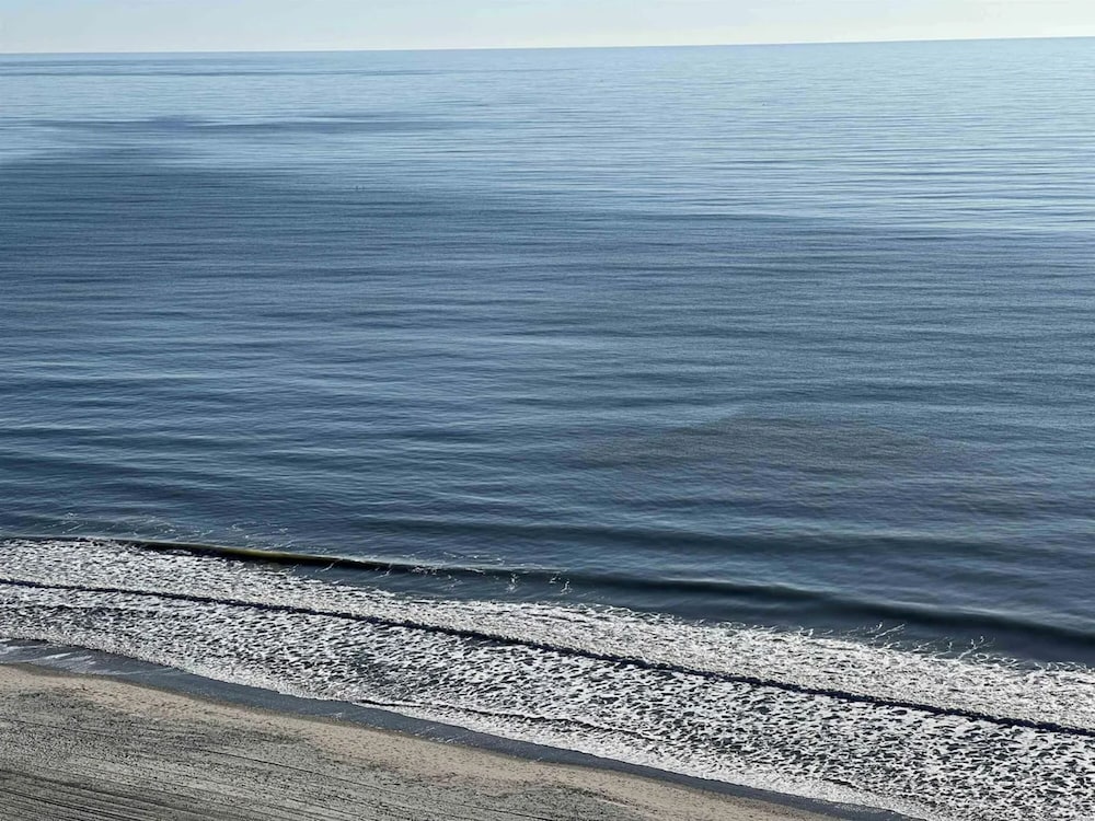 Oceanfront Resort 1BR w Beach View
