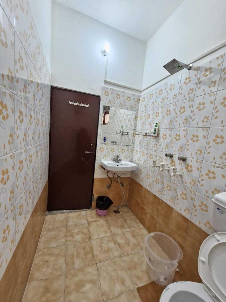 TNC Lucknow by The Nomad Cave Hostel