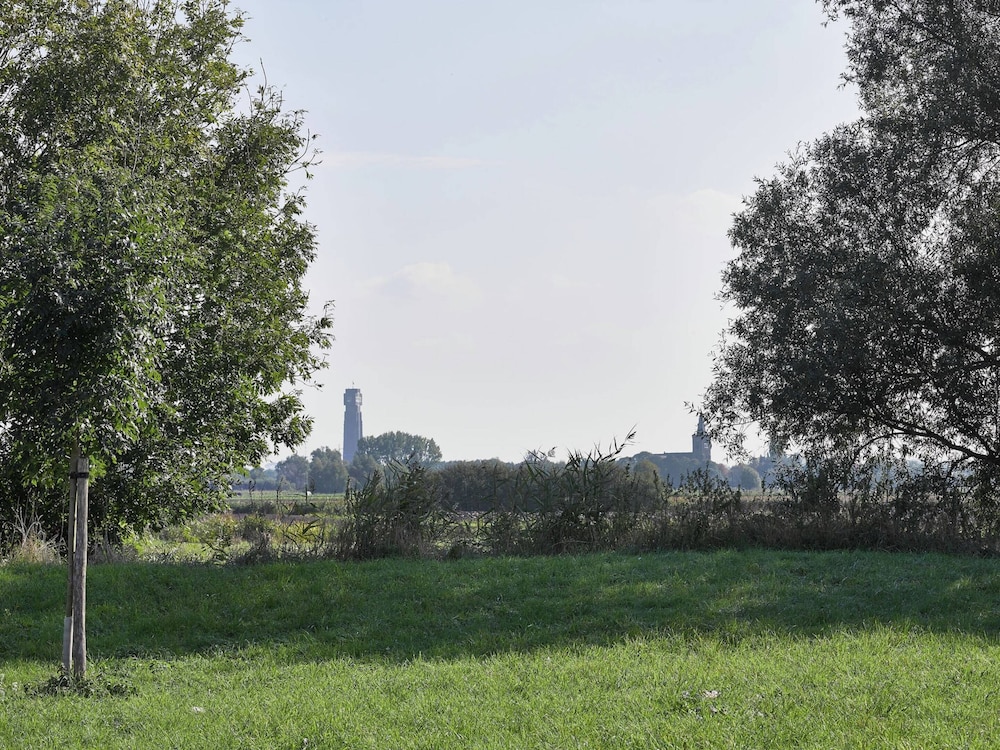 Photo 33