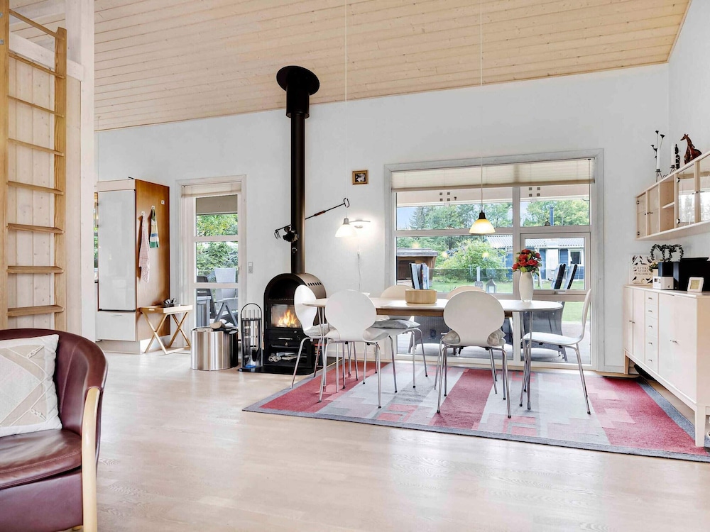 5 Star Holiday Home in Hals