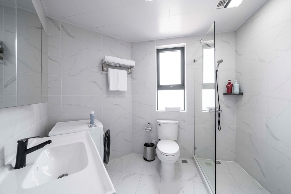 Tyms Elegant 4BR 2BA Apt Xujiahui Malls