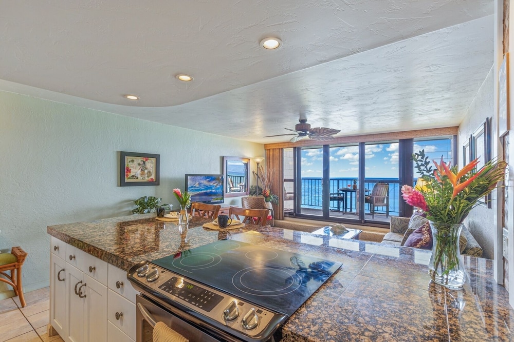 Kaleialoha 209 1 Bedroom Condo by RedAwning - Image 4