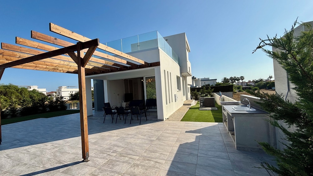 Sunrise Villa PrivatePool by TrulyCyprus