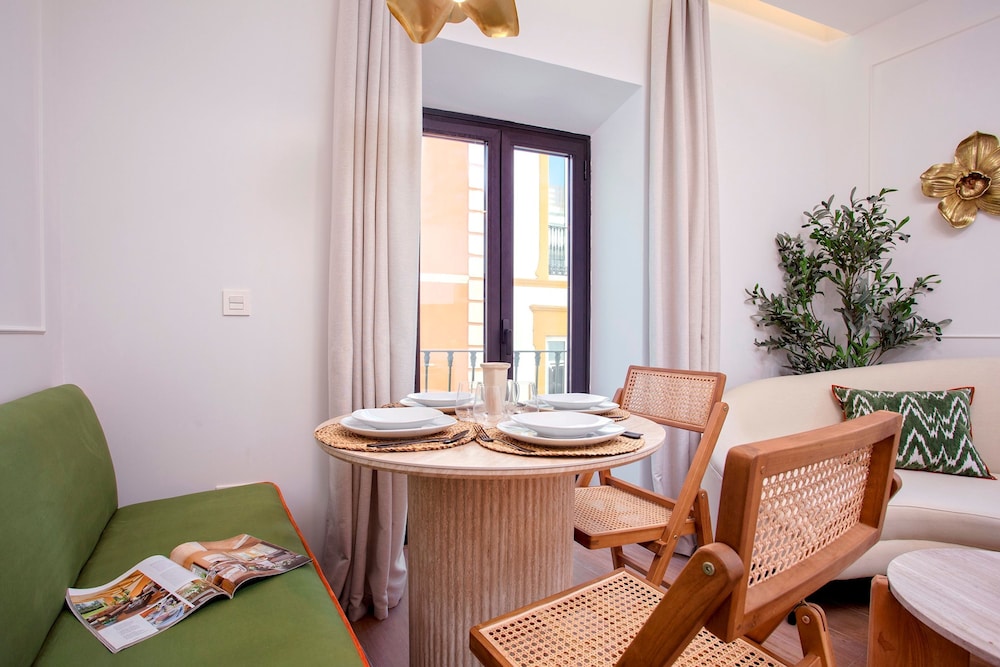 Apartment With Pool in Seville Gamazo Terrace II