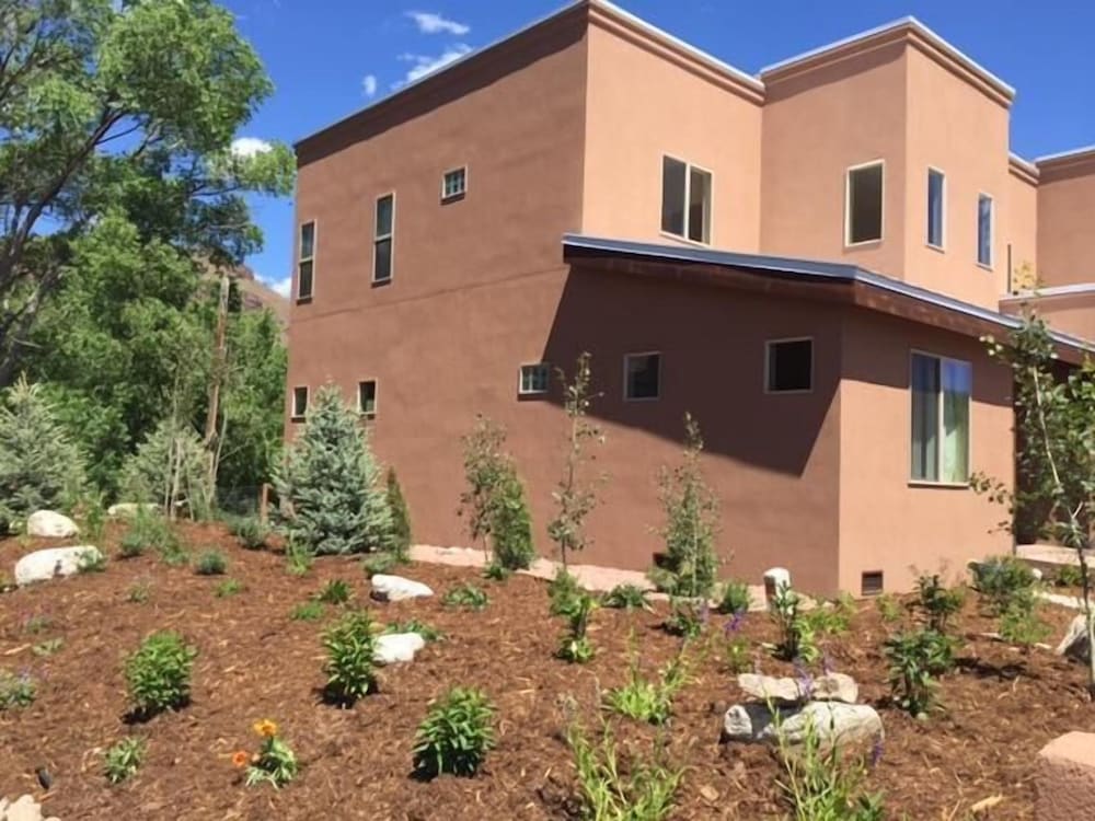 River Walk 2 Bedroom Holiday Home By Pinon Vacation Rentals