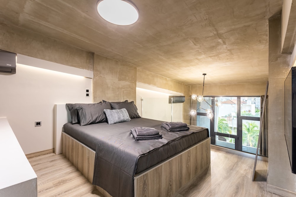 Ventiri Lofts - Luxury Penthouse With Balcony