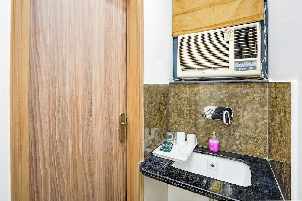 Staybook Hotel Jai Balaji New Delhi Railway Station