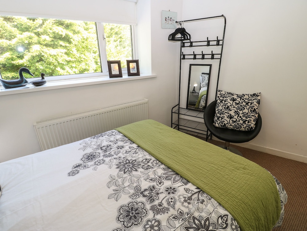 Hollie Cottage view 2
