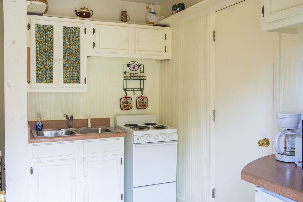 The Chimney Rock Inn & Cottages
