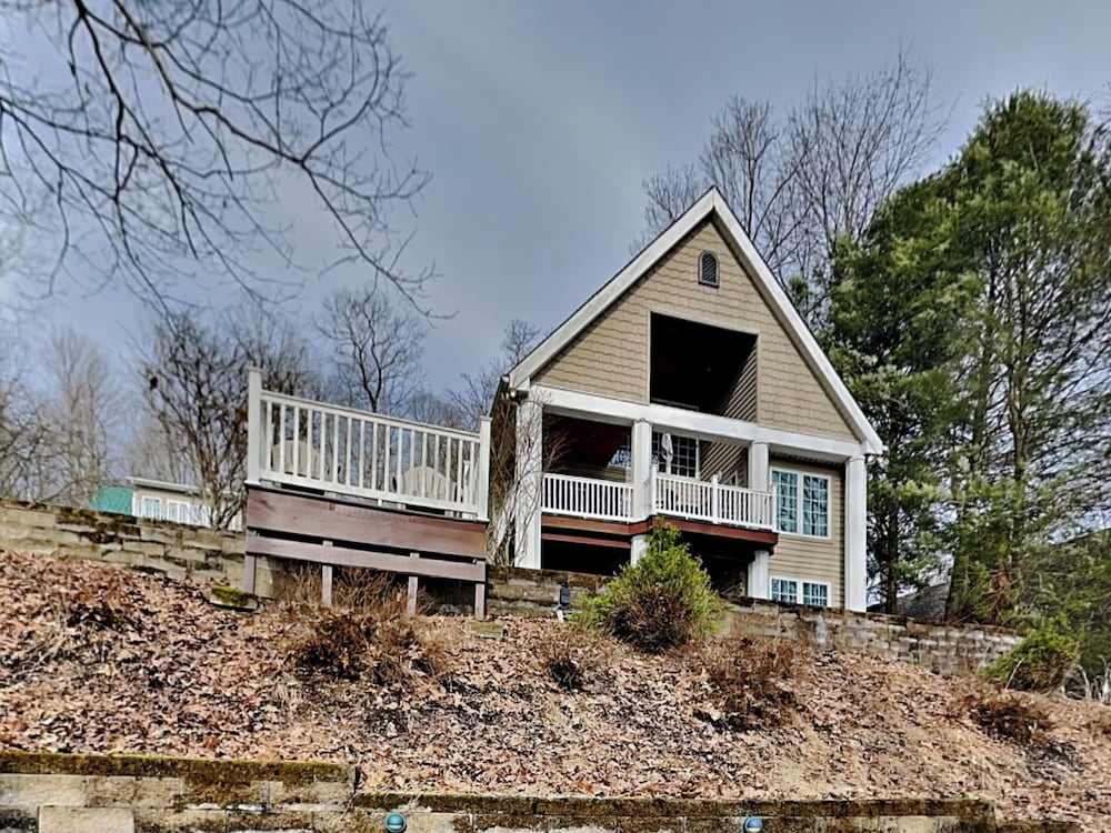 A Lakefront Paradise by Taylor Made Deep Creek