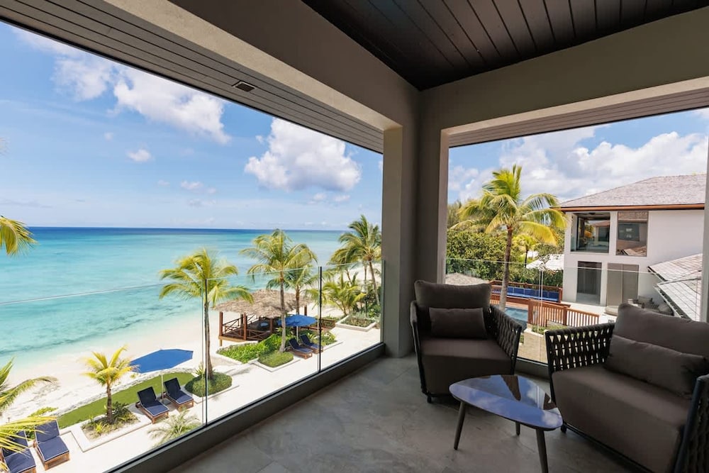 Newly Renovated Notos Cove Villa Property
