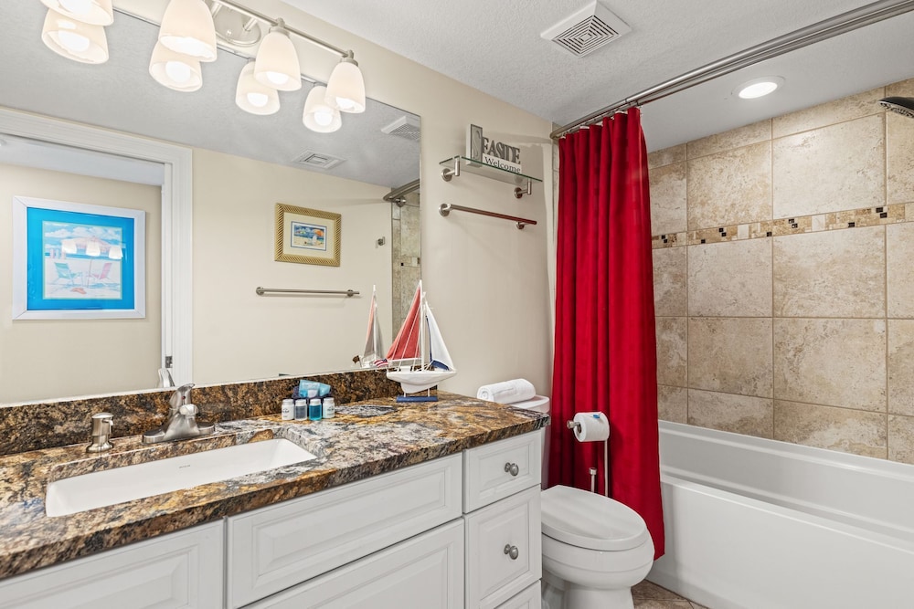 It Doesnt Get Any Better Than This! 2BR 2BA Sleeps 8 Beachfront!