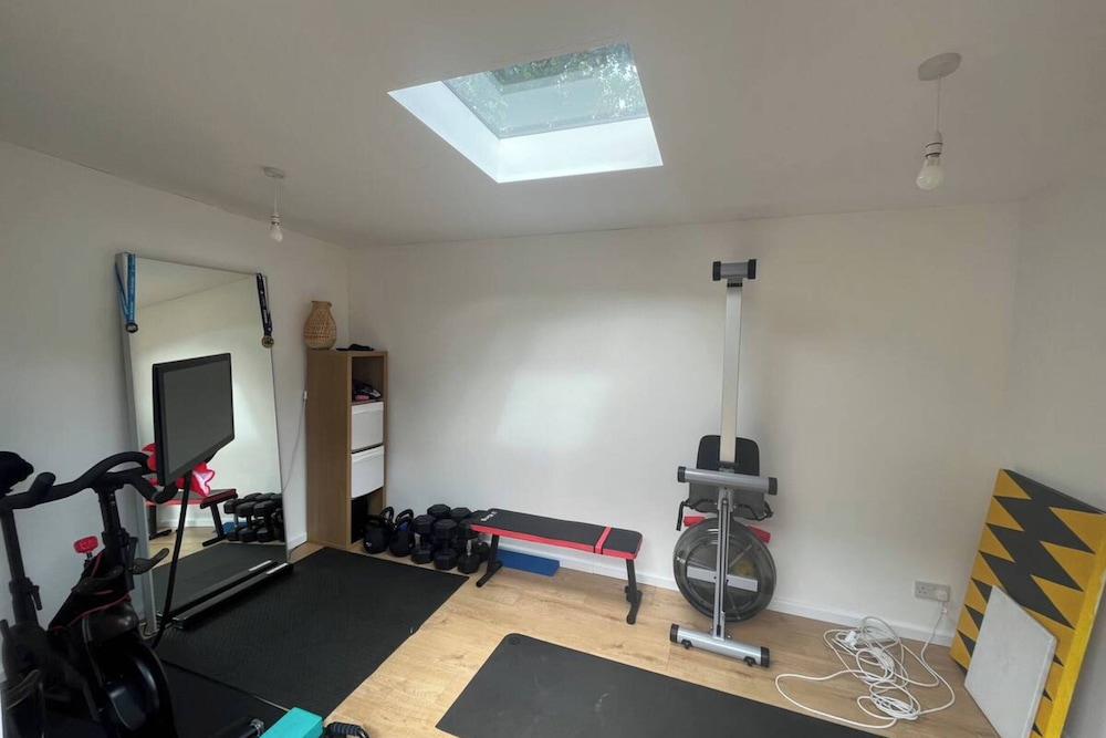 Characterful 1BD Flat w/ Private Gym - Brockley