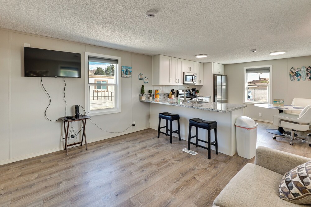 8 Mi to Laughlin Riverwalk: Waterfront Retreat