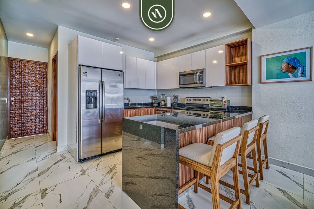 2BR Condo With Private Balcony - Padel Court