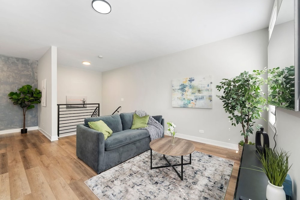 2 Bed 3 Bath Chicago Condo