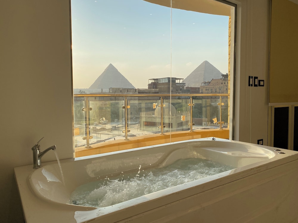Casablanca Pyramids Inn