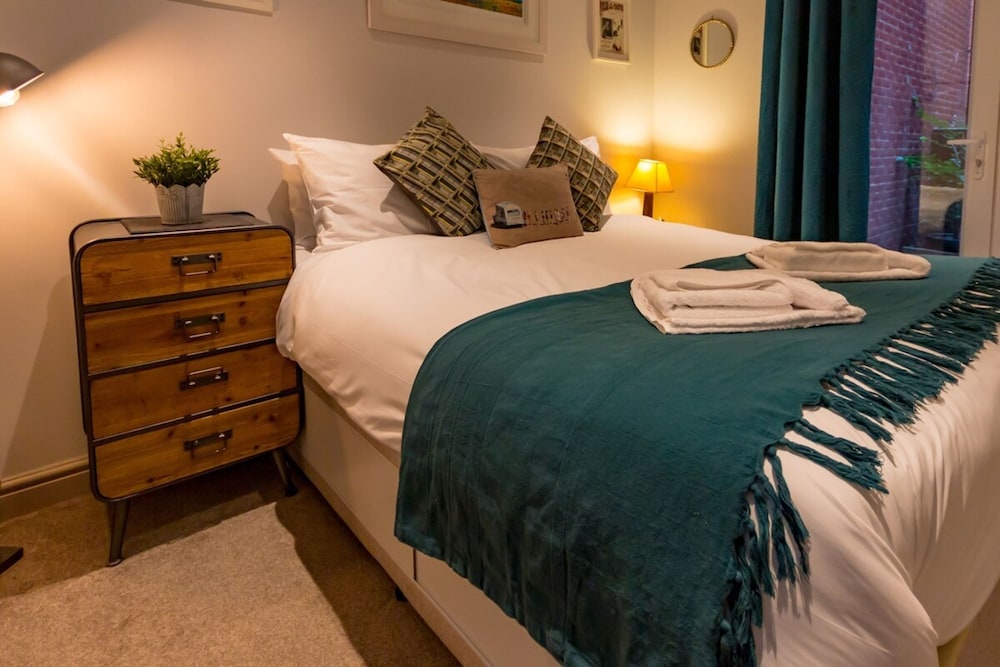 Walpole Bay 2 bed Stunning Garden Apt By Adliv