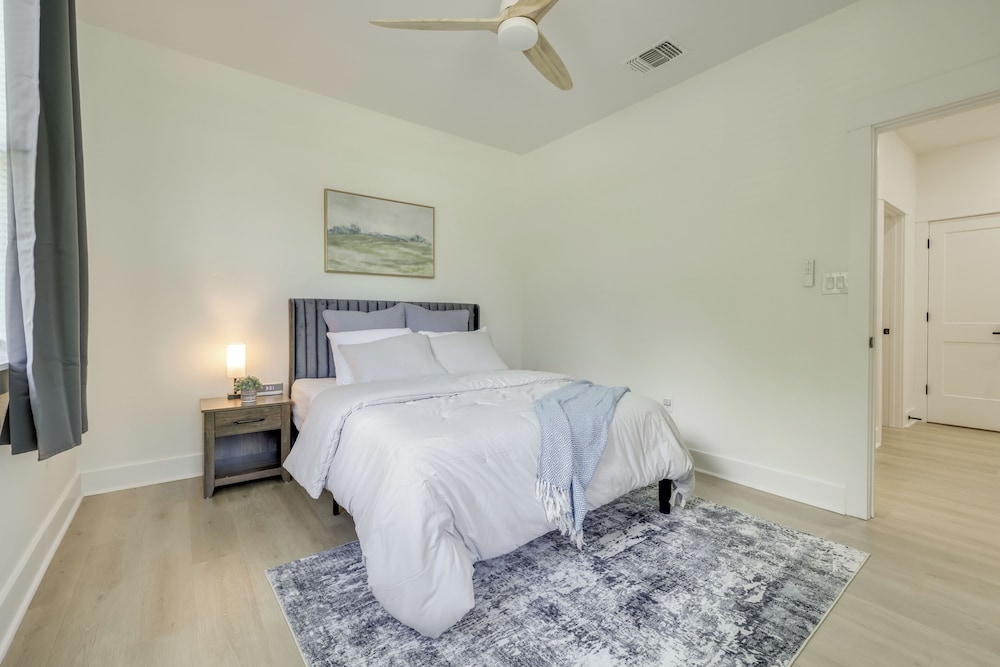 1/2 Mi to Schlitterbahn Waterpark: Home w/ Patio!