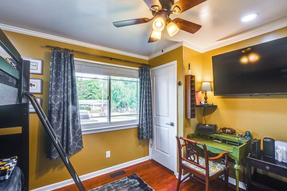 1 Mi to Fort Bragg: Family Home w/ Backyard