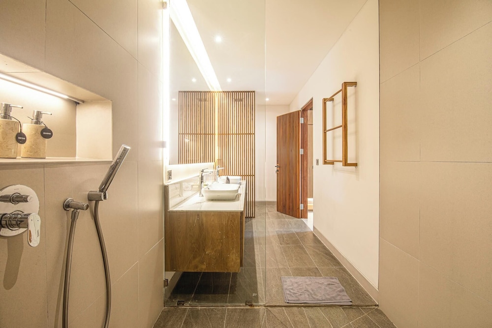 Elegant 6BR Canggu Retreat Just 400m to the Ocean