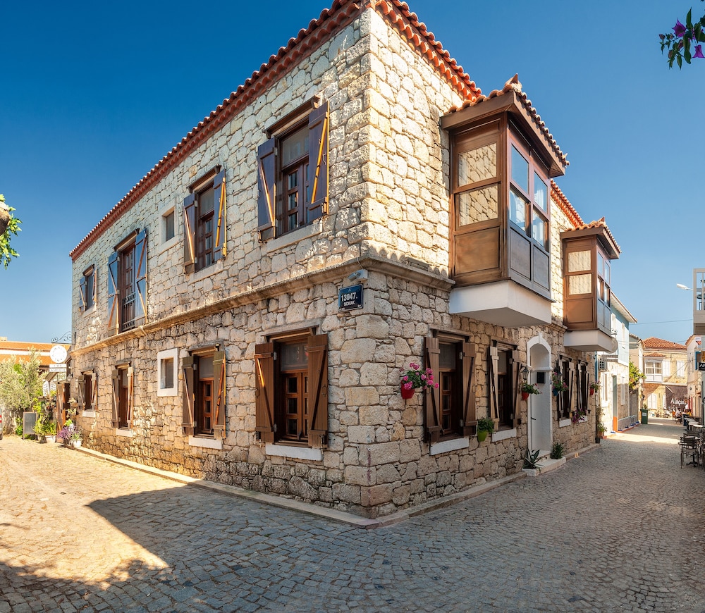 Flores Hotel Alaçatı - Image 9