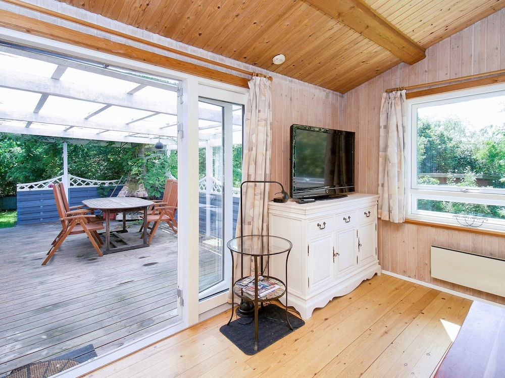 Quaint Holiday Home in Hovedstaden near Sea view 4