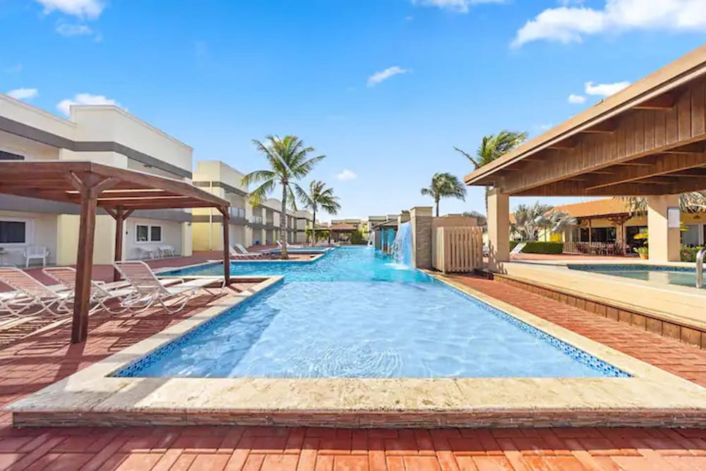 Lovely 1br1ba Condo Walk to Beach Pool BBQ