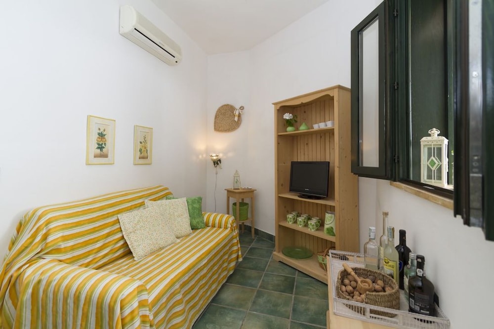 Exclusive Villa in Fontane Bianche - Beahost