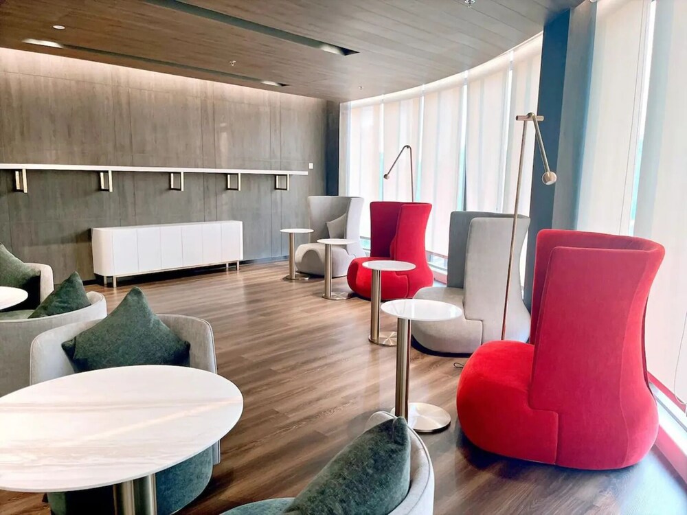 Cardinal Court Apartment