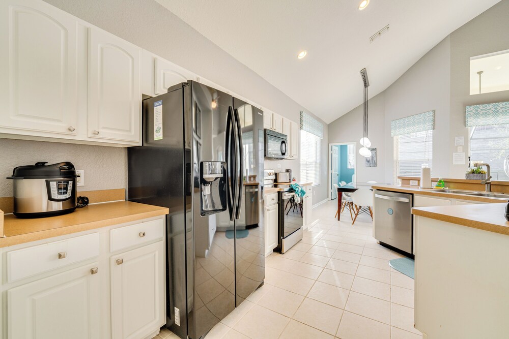 3 Mi to Disney: Family-friendly Home!