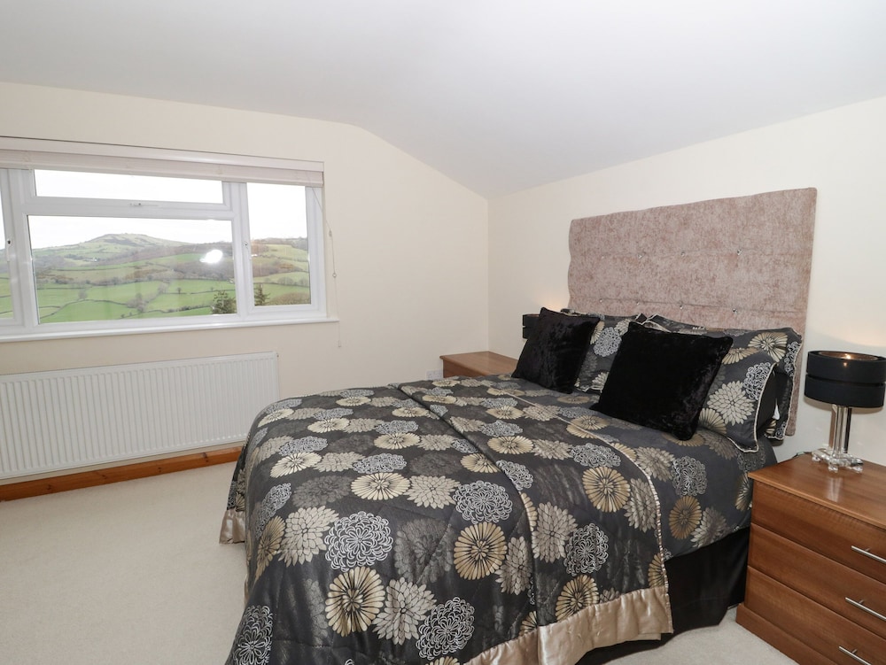 Bryn Derw Holiday Cottage