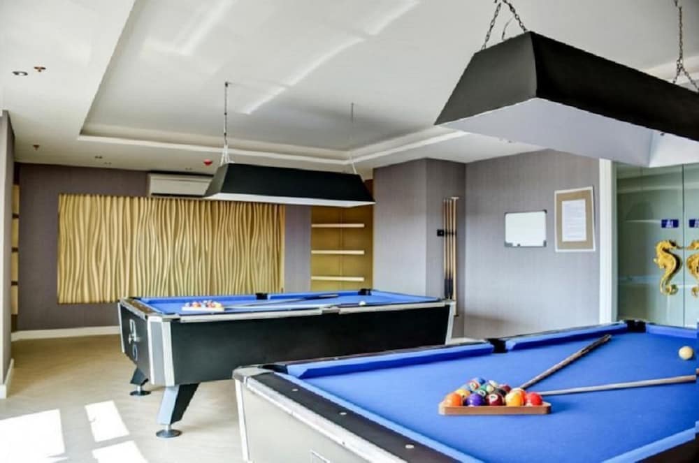 Grande Caribbean Condo by Somphong