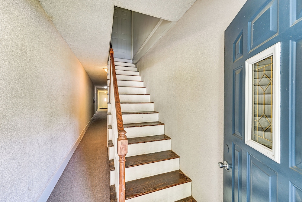 Walk to Academy: Lake Max Family Penthouse