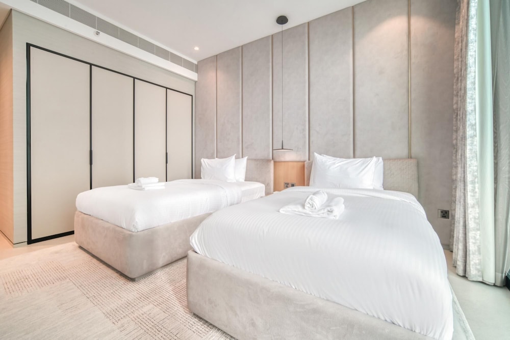 Picturesque Balcony and Beach Haven at Address JBR