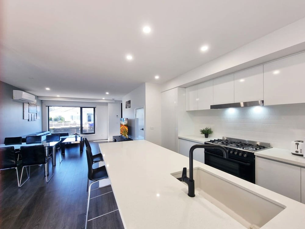 Brand new House - Modern Home in Great Location