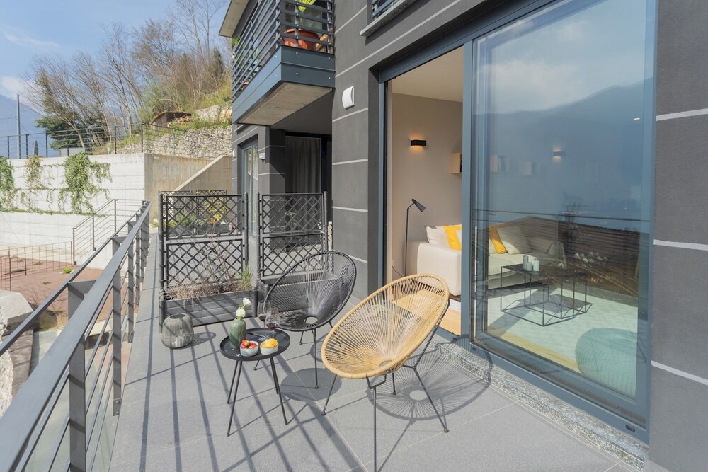 Residenza Maxim With Pool by Rent all Como