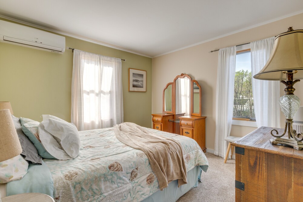 Amazing Rocky Point Retreat Overlooking the Sound! - Property Image 28