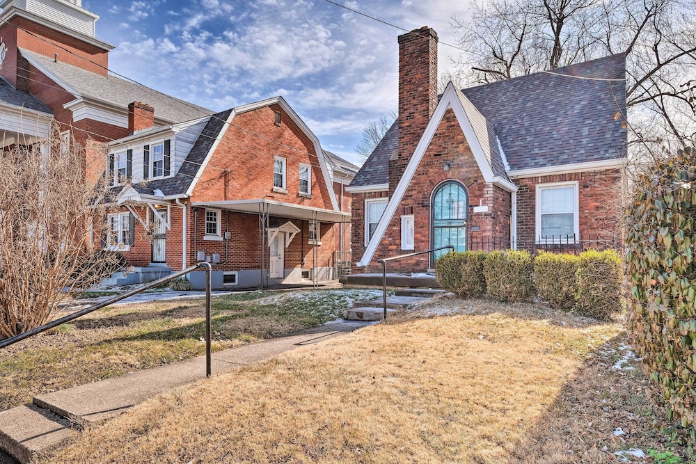 Pet-friendly Louisville Home: Near Distilleries!