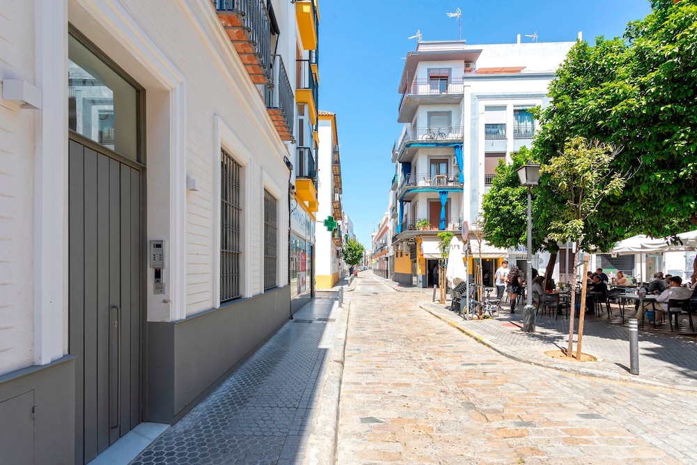 Bright Apartment in Seville San Vicente IV