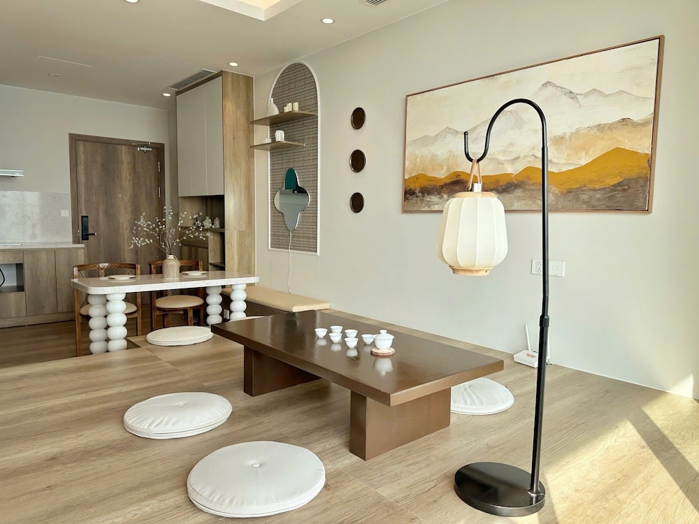Sakura Homestay - Landmark Ecopark