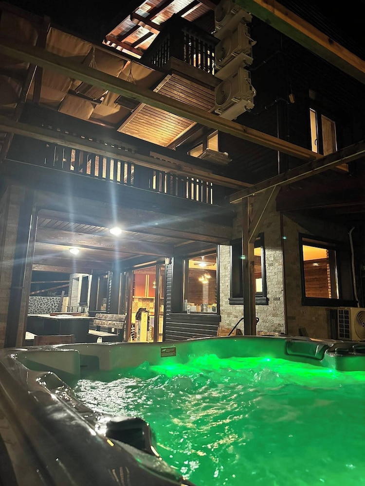Villa Iskar Lake Residence