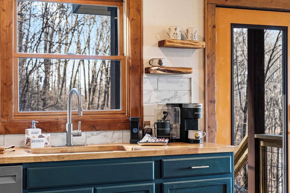 Sauna + Views: Private Franklin Cabin on 10 Acres