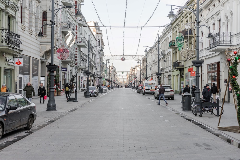 Lumina lux apart on Piotrkowska street view 2