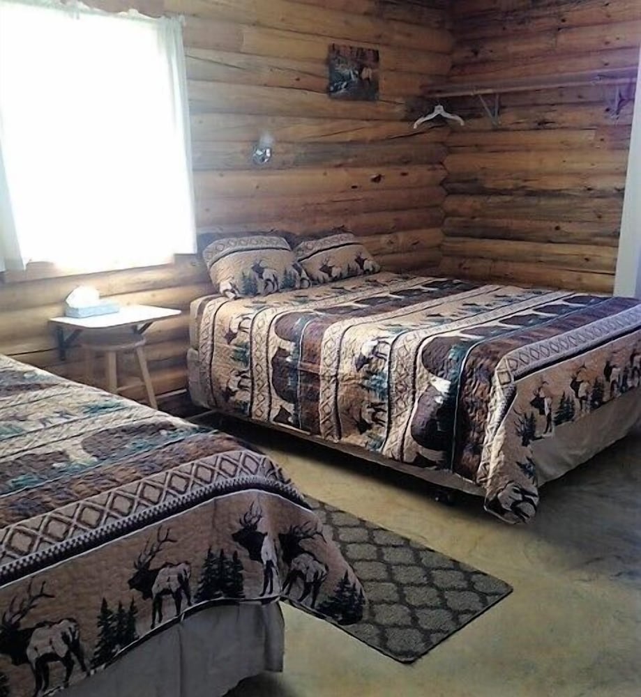 Tenderfoot Cabins & Motel