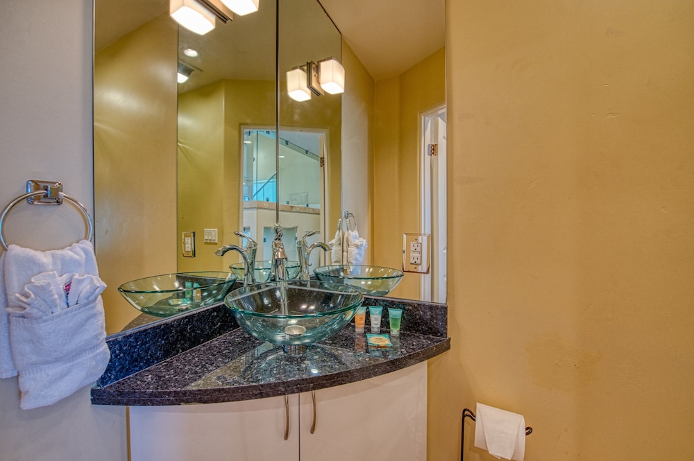Manhattan Townhome #722