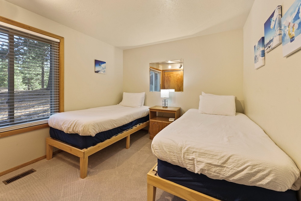 Sequoia 14 2 Bedroom Home